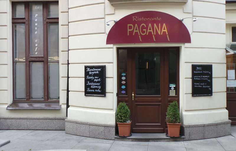 Un italiano en el centro de Praga